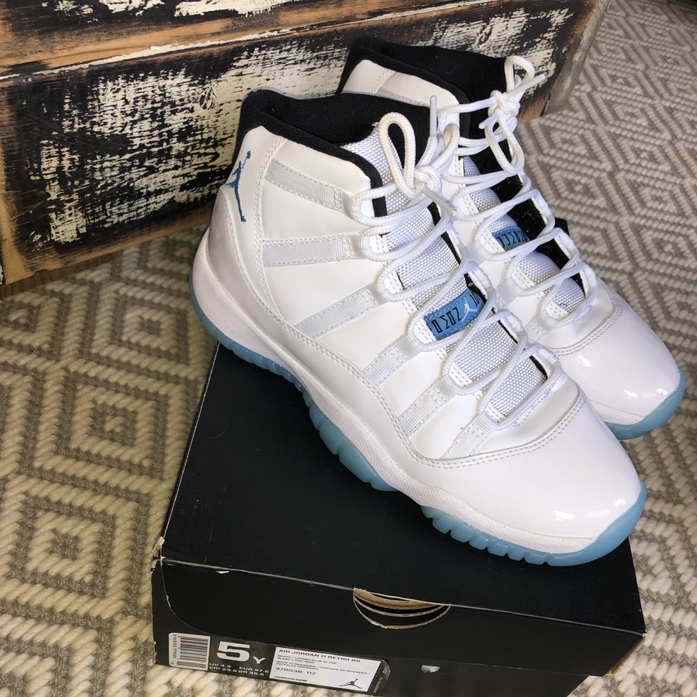 Jordan Legend blues